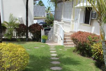 Southern Surf Beach Apartments Rockley Ngoại thất bức ảnh