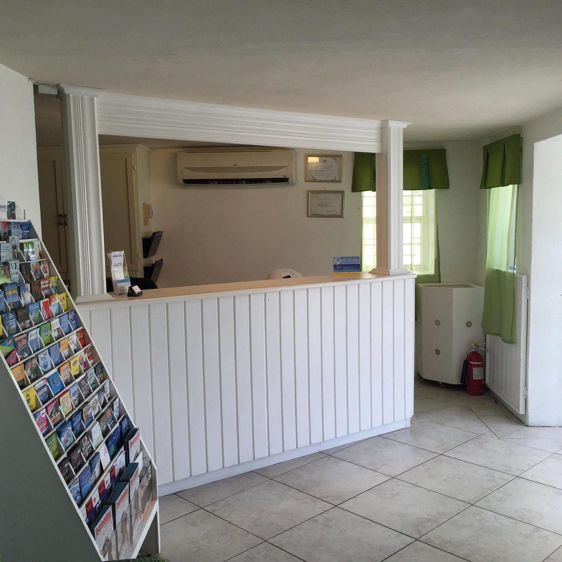 Southern Surf Beach Apartments Rockley Ngoại thất bức ảnh