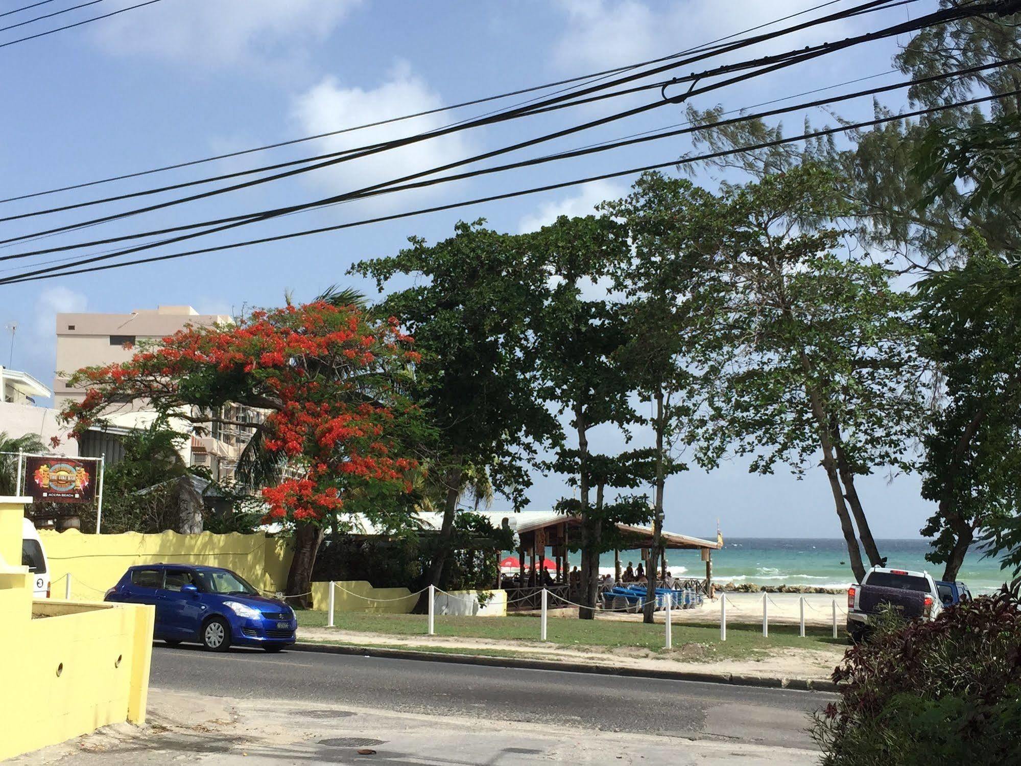 Southern Surf Beach Apartments Rockley Ngoại thất bức ảnh